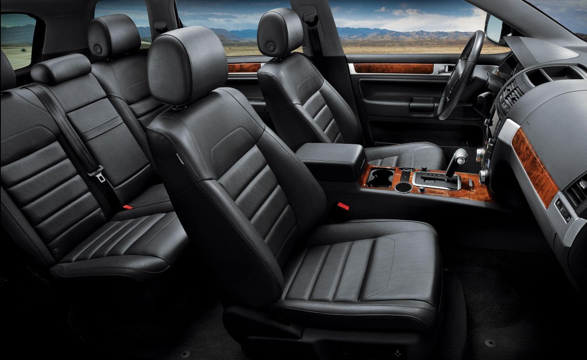 Volkswagen Touareg 1 Interior