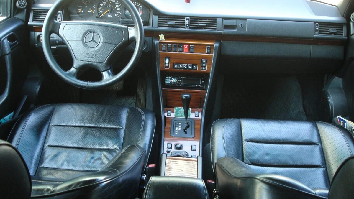 Мерседес Бенц с класс 1993 год