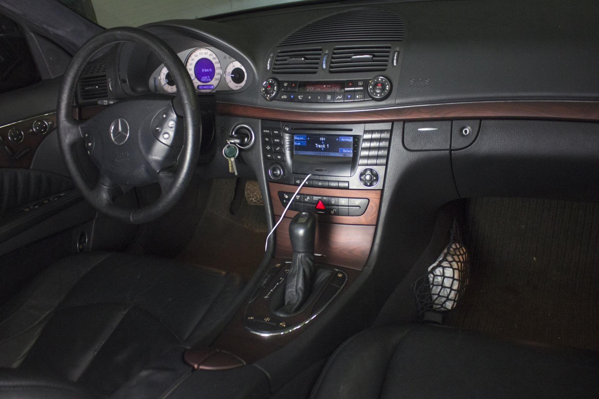 Мерседес 211 Рестайлинг салон