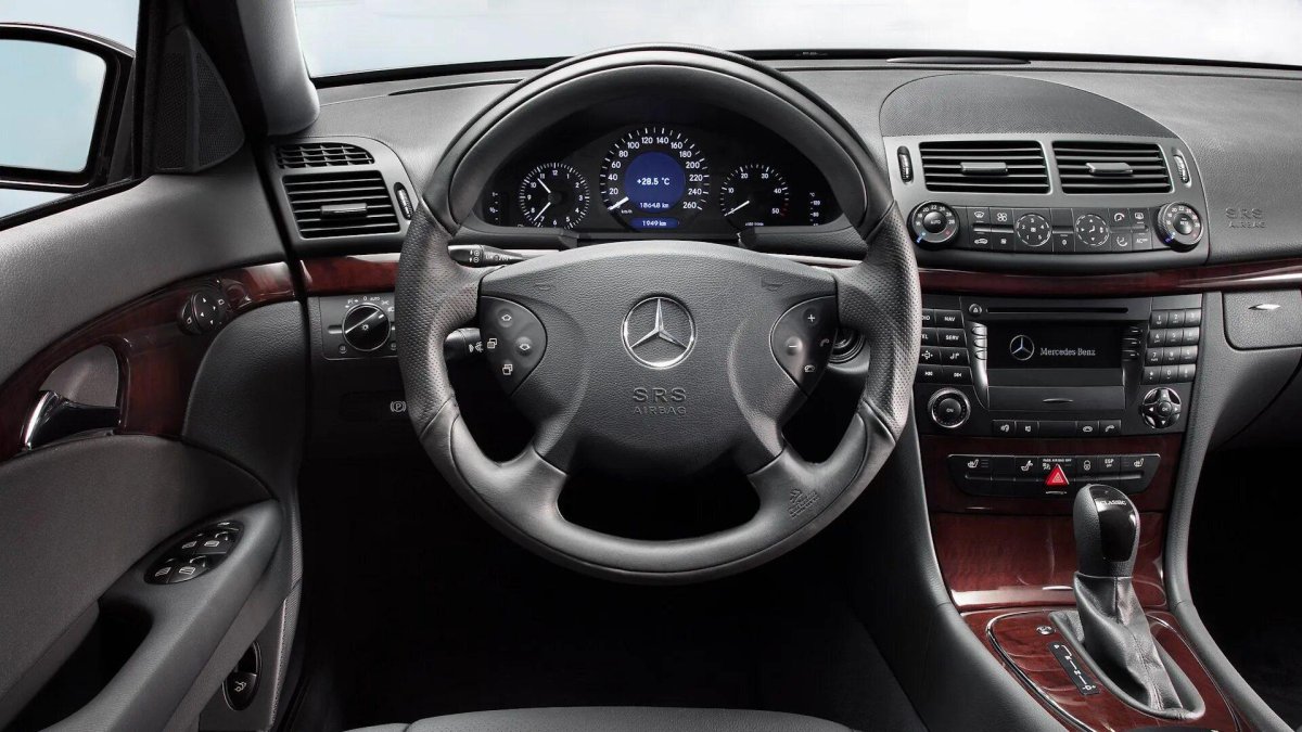 Mercedes Benz e class w211 салон