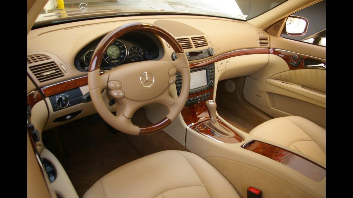 Mercedes e320 2005
