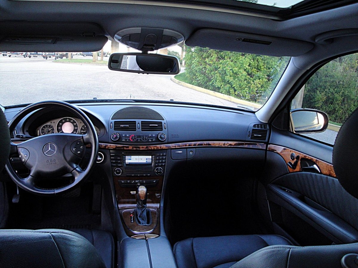 Mercedes Benz w211 2003