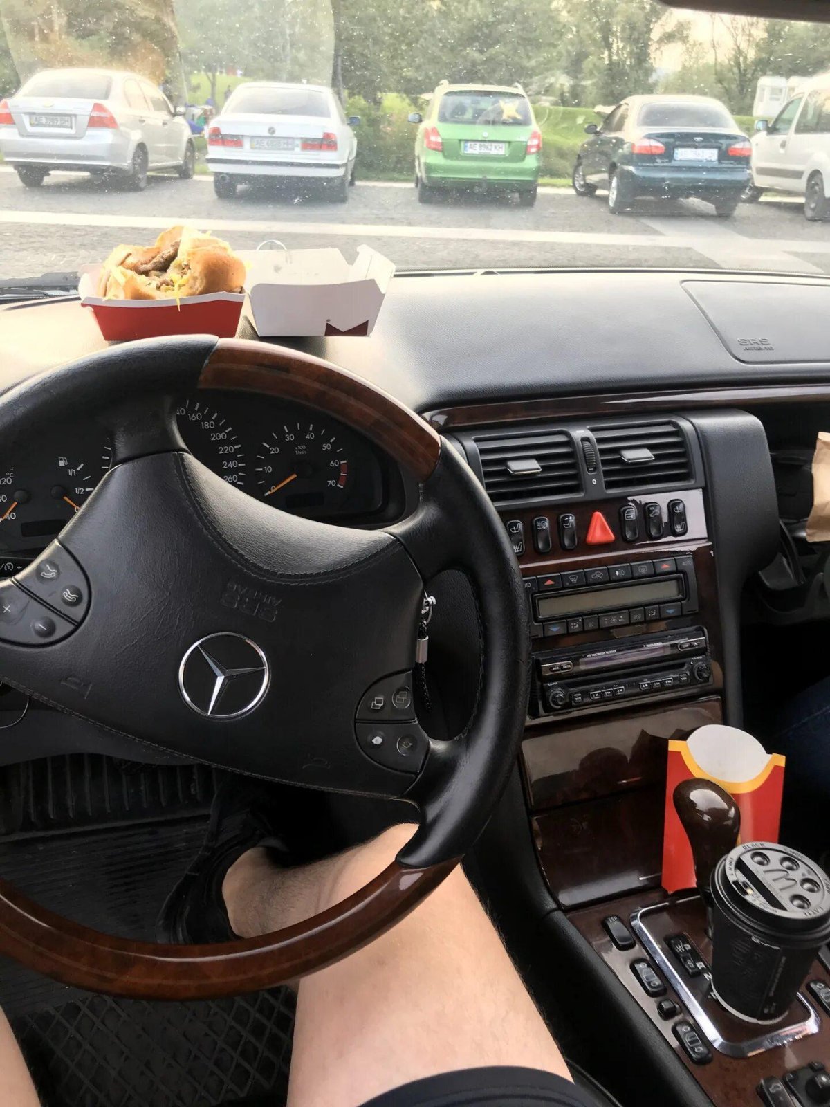 Мерседес е223 салон