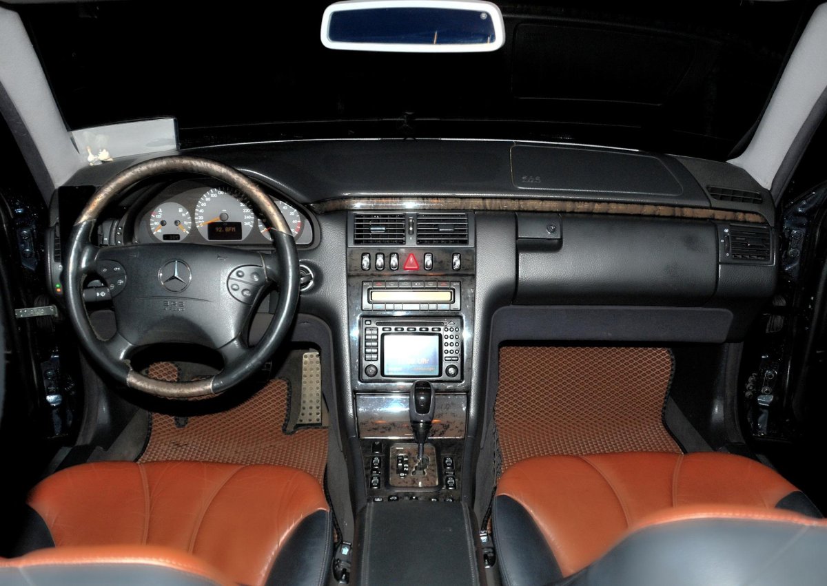 Mercedes Benz w210 AMG салон