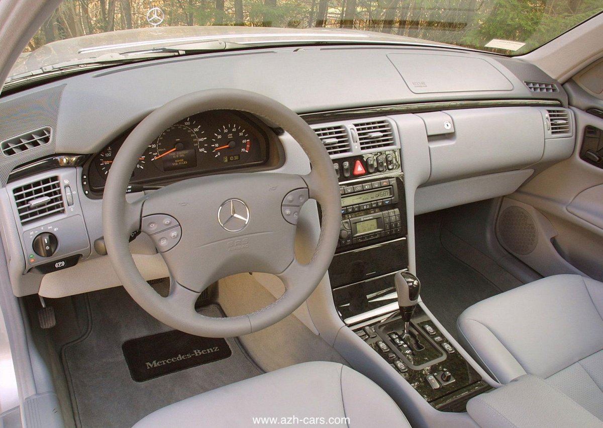 Mercedes Benz e320 w210