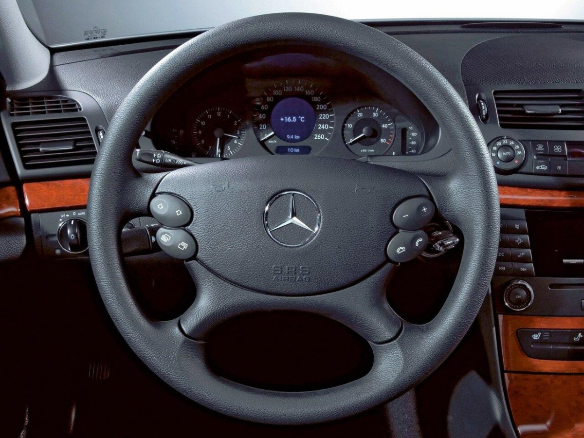 Мерседес w211 e500