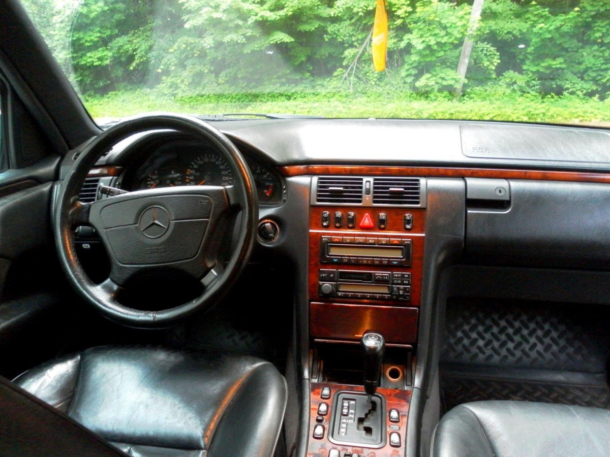 Mercedes-Benz w210 салон