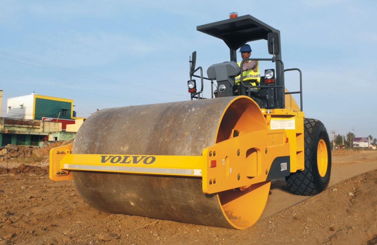 Виброкаток для уплотнения грунта 16 тонн