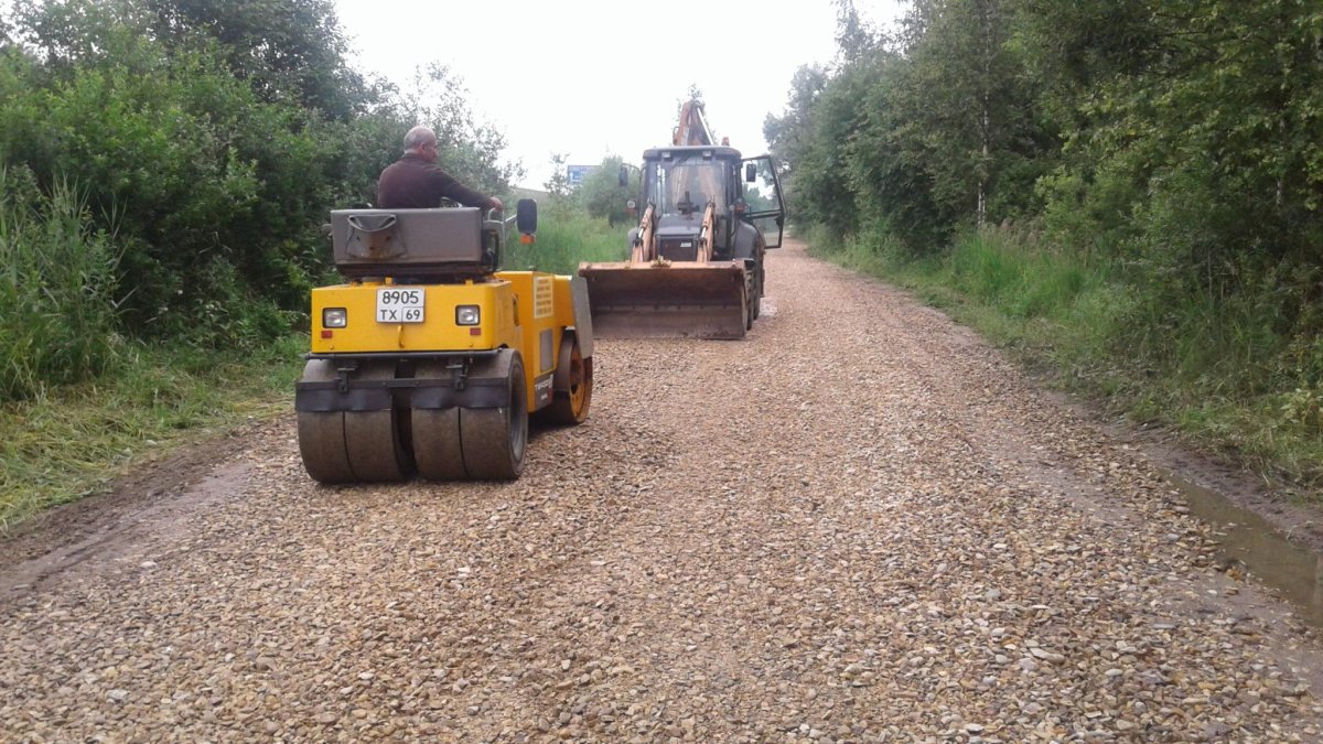 Планировка автогрейдером грунтовых обочин