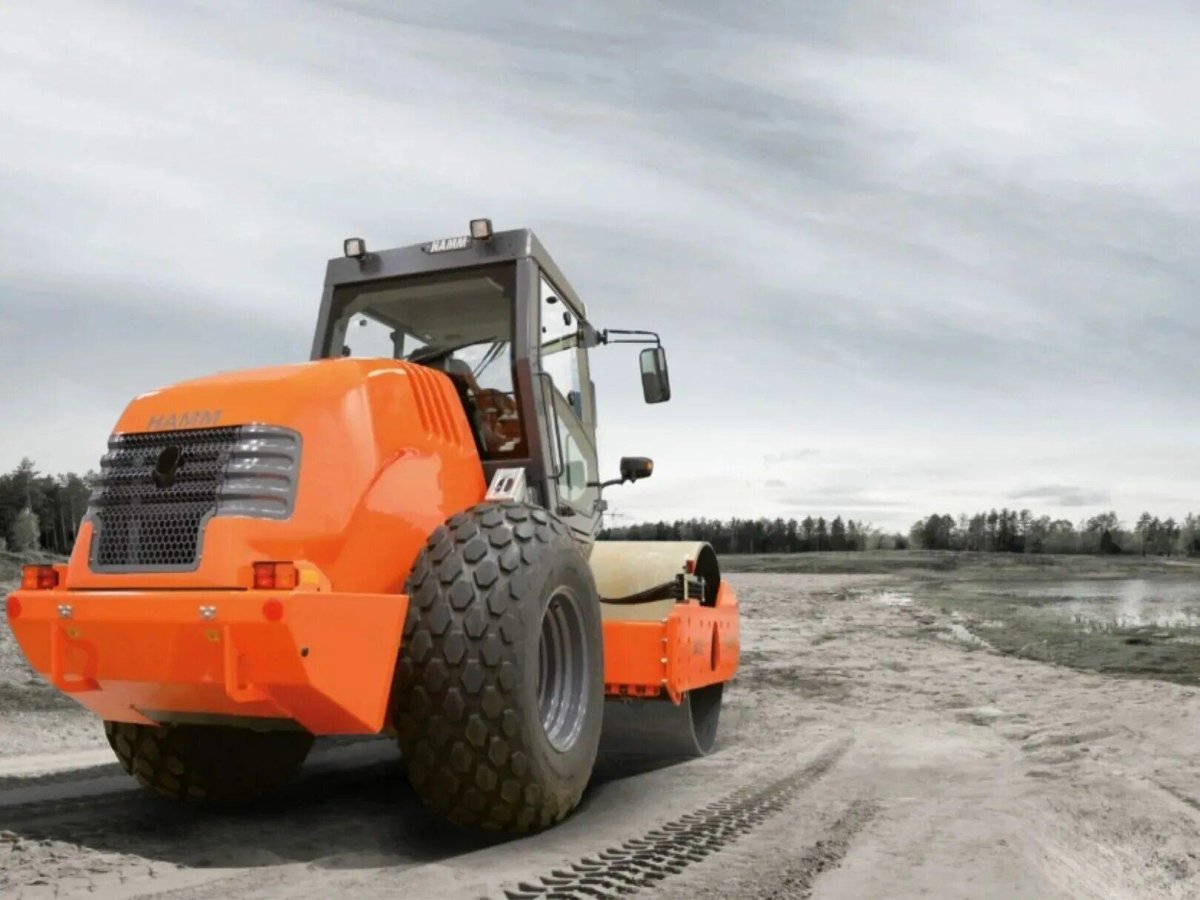 Каток грунтовый Хамм