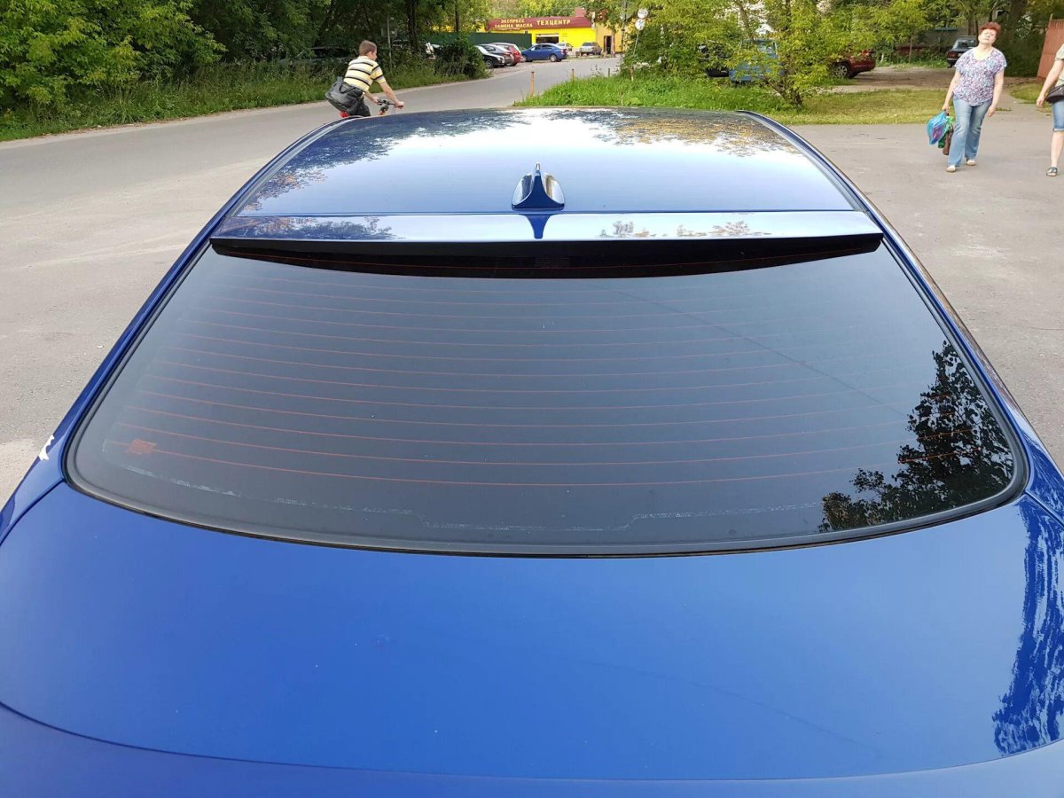Хендай Солярис заднее стекло
