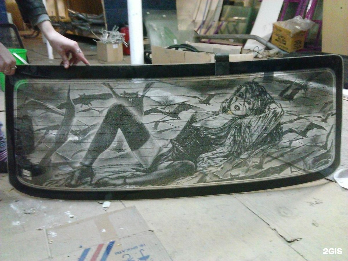 Заднее стекло с шелкографией ВАЗ 2107