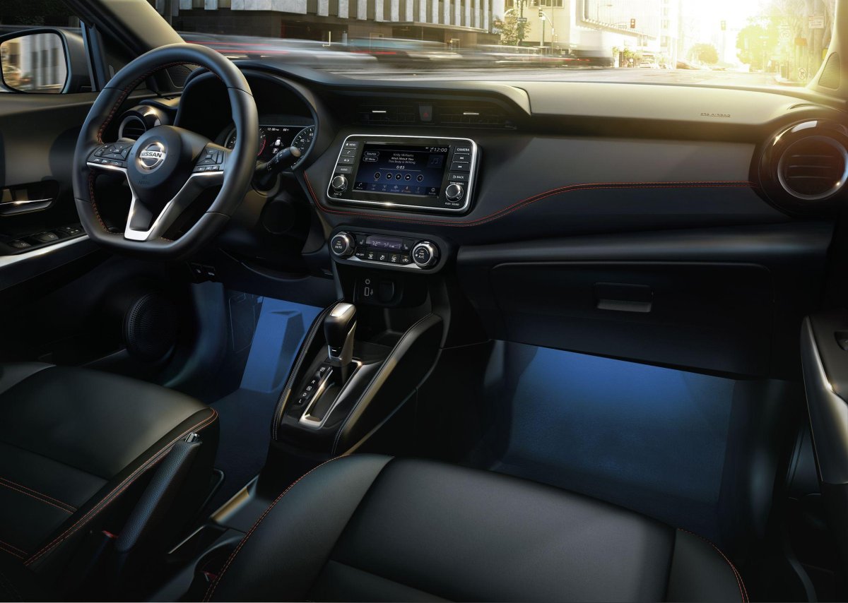 Nissan Kicks 2020 интерьер