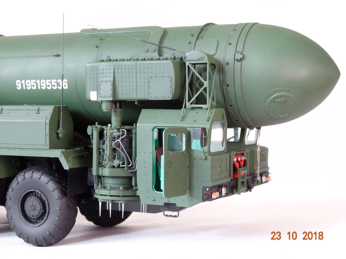 МАЗ 7917 кабина