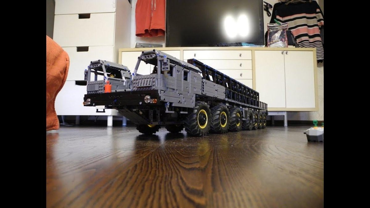 МАЗ 7907 LEGO Technic