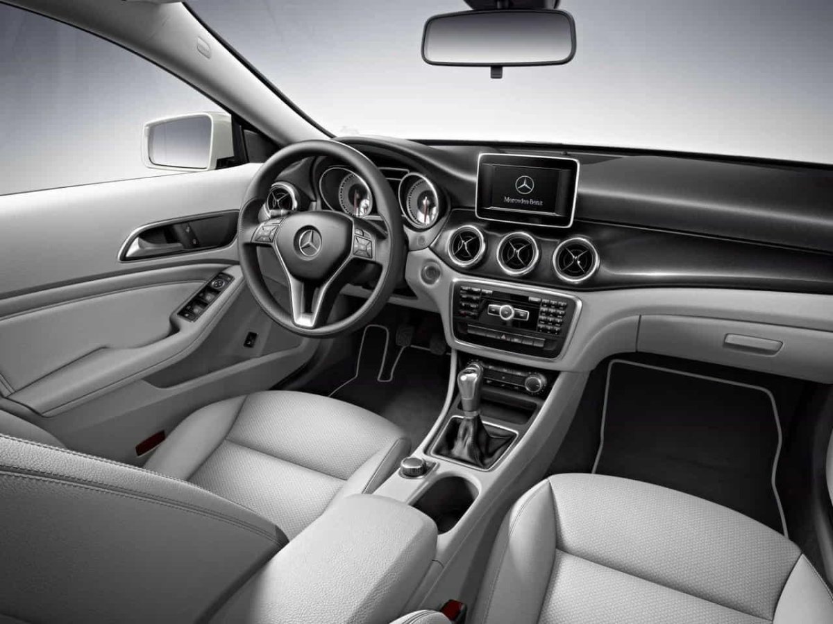 Мерседес CLA 200 салон