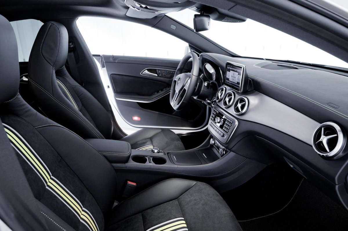 Mercedes-Benz CLA-class 2014