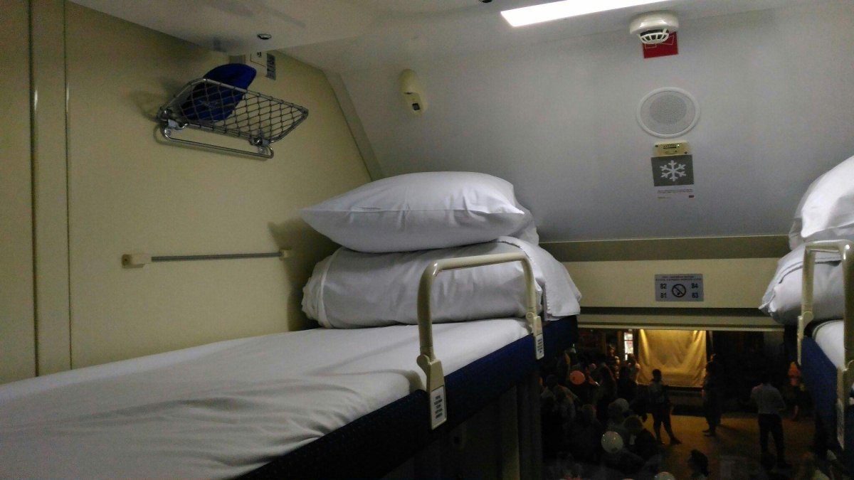 Поезд 642 Ростов Адлер двухэтажный