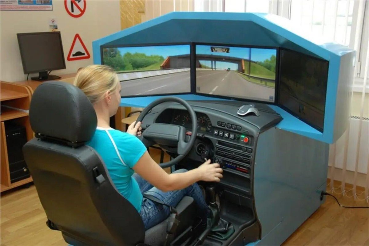 Тренажер для вождения автомобиля