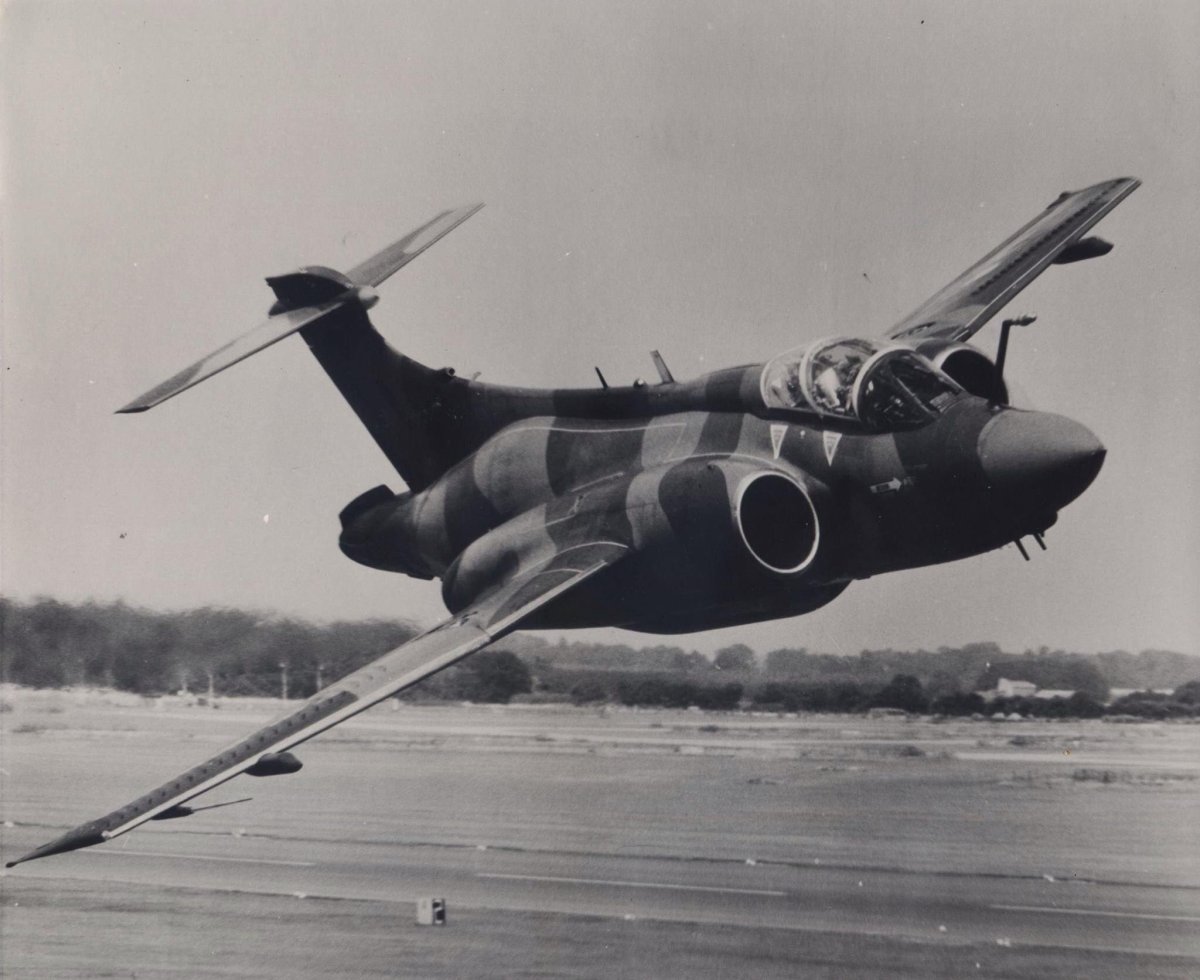 Буканир самолет