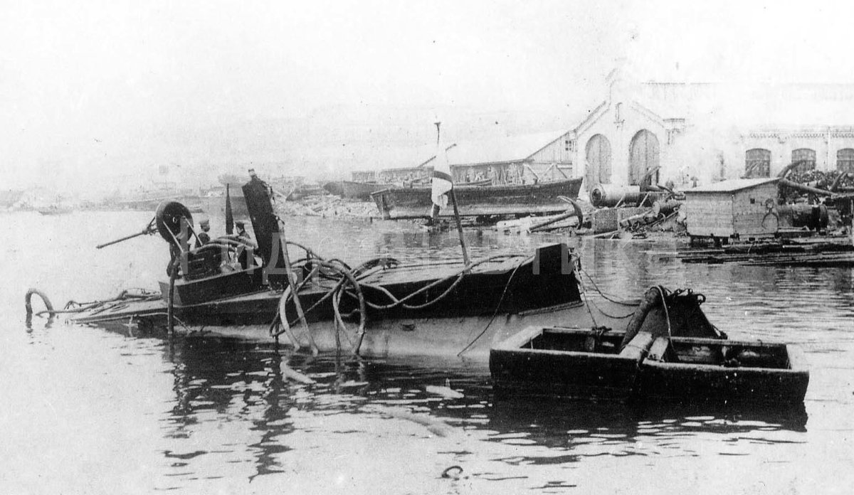 Первая подводная лодка Дельфин