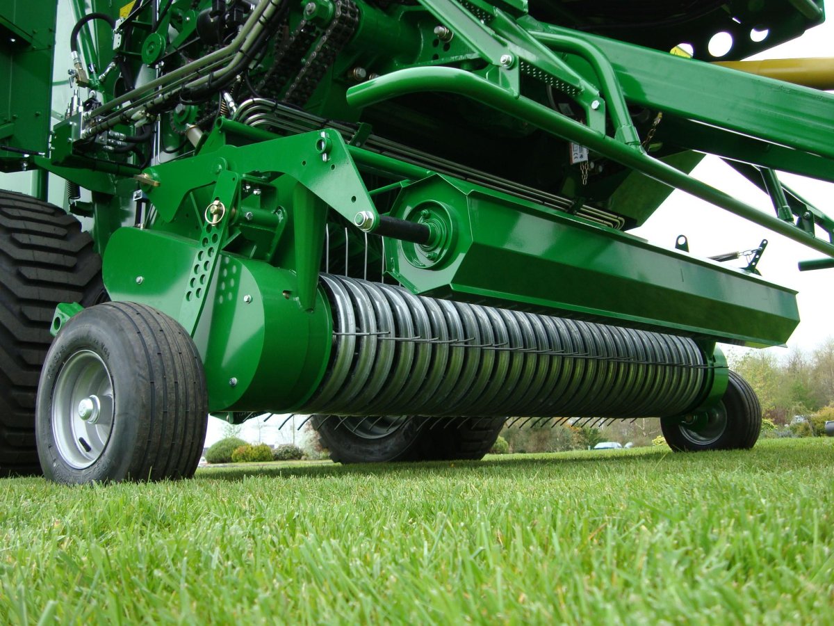 Пресс подборщик MCHALE