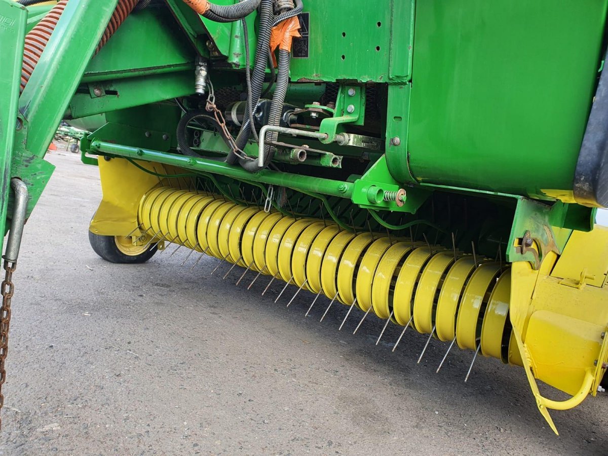 Пресс подборщик Джон Дир