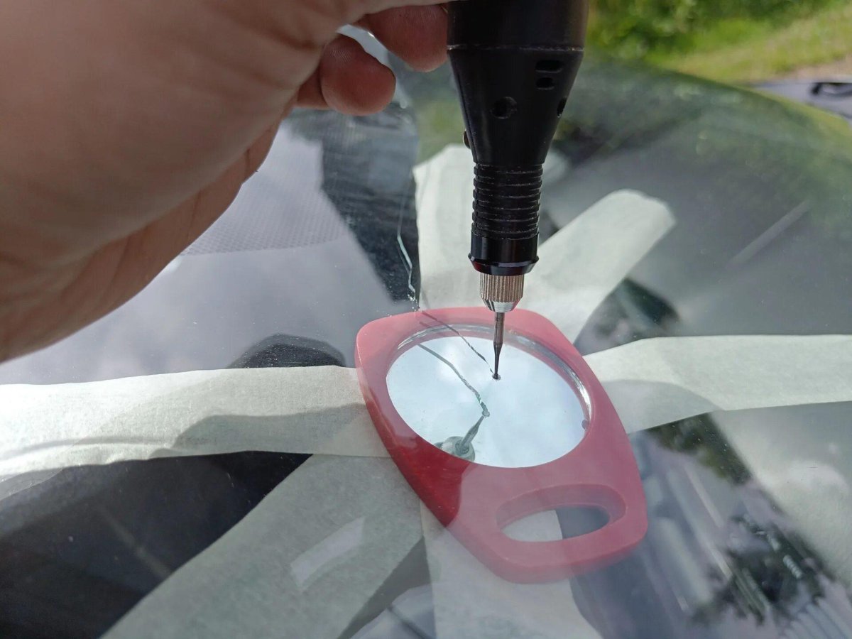 Ремонт трещины на лобовом стекле в Макарове