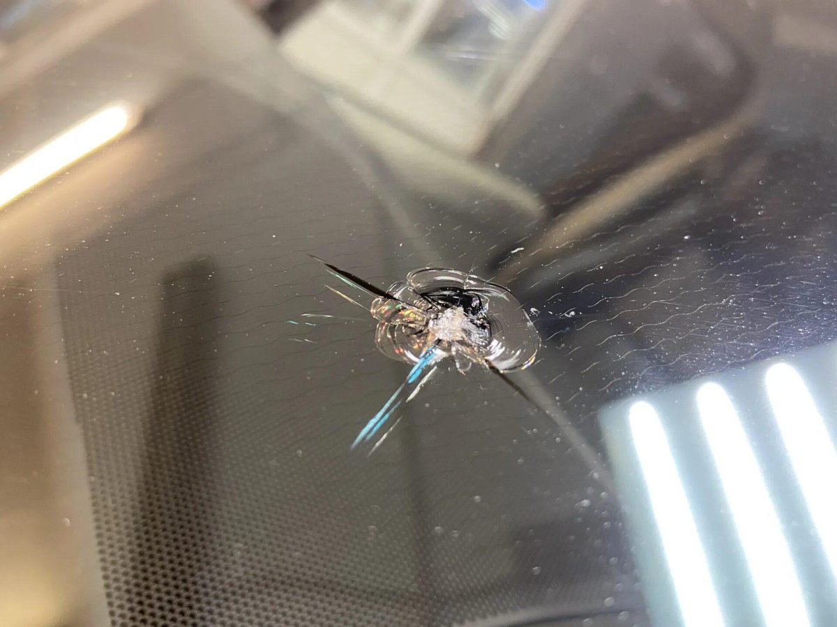 Скол на лобовом стекле