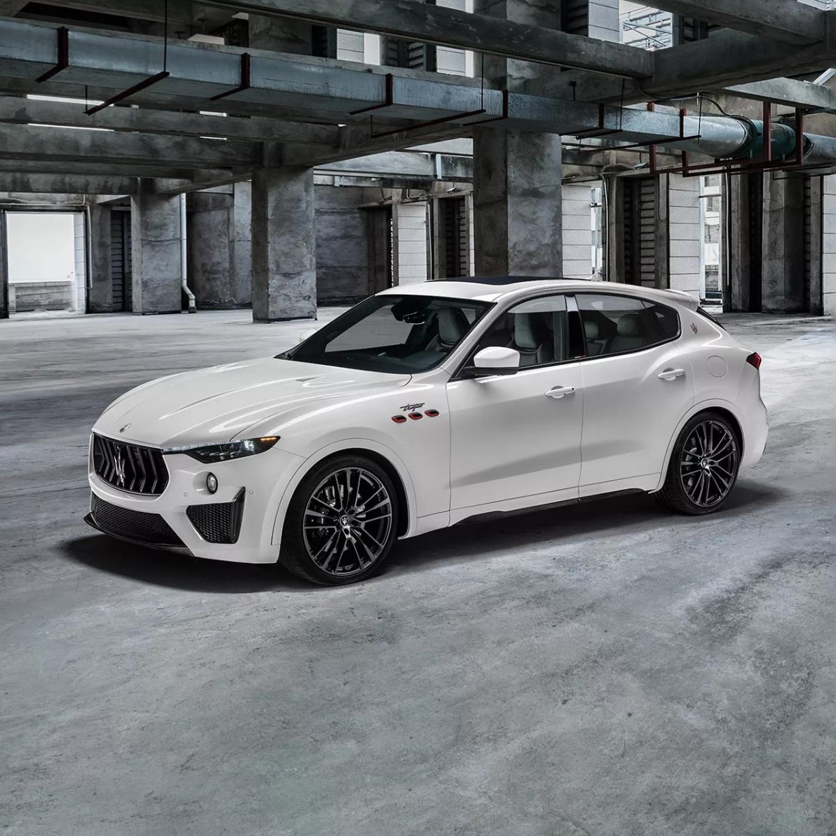 Мазератти кроссовер 2022