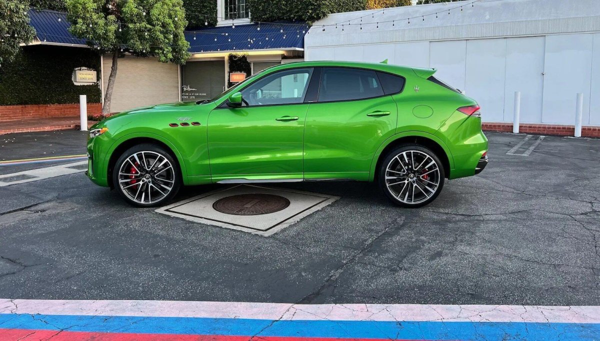 Мазерати Леванте 2022