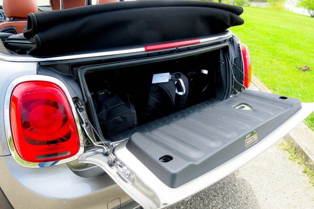 Мини Купер 2 двери багажника