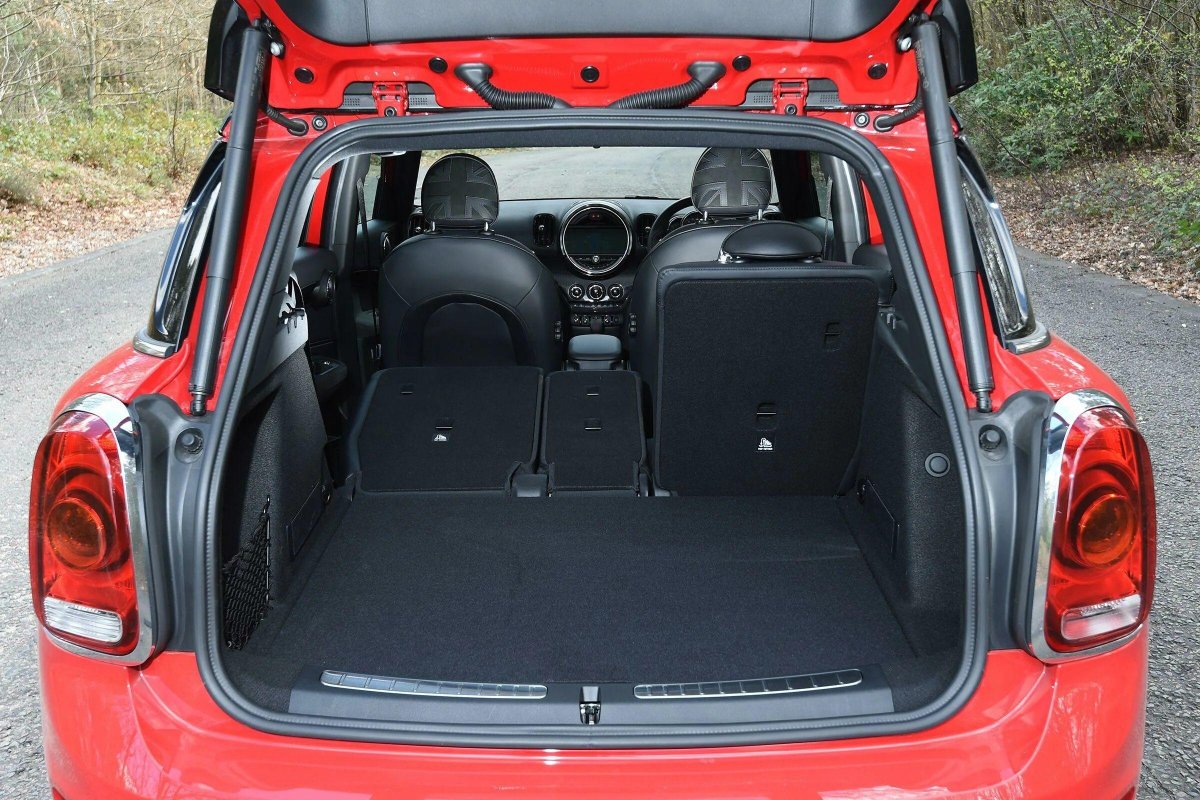 Мини Купер Кантримен багажник