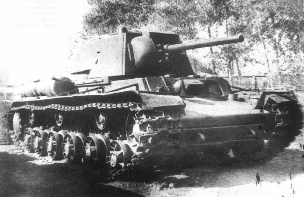 Огнемётный танк кв-8