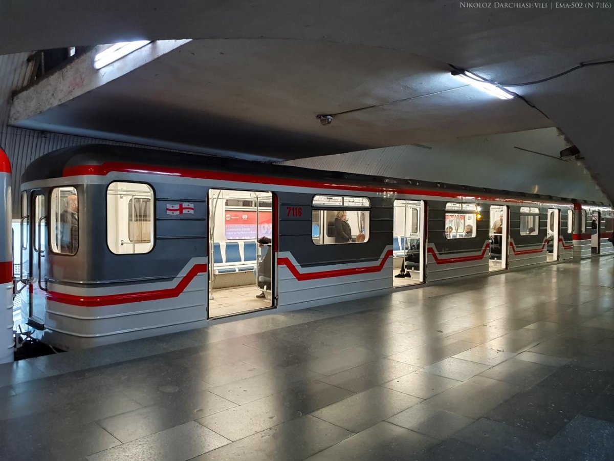ЕМА 502 В метро в Тбилиси