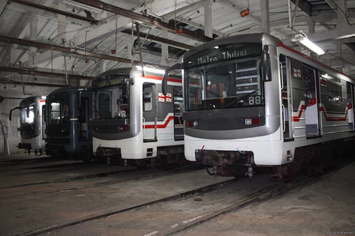 Метро Тбилиси подвижной состав