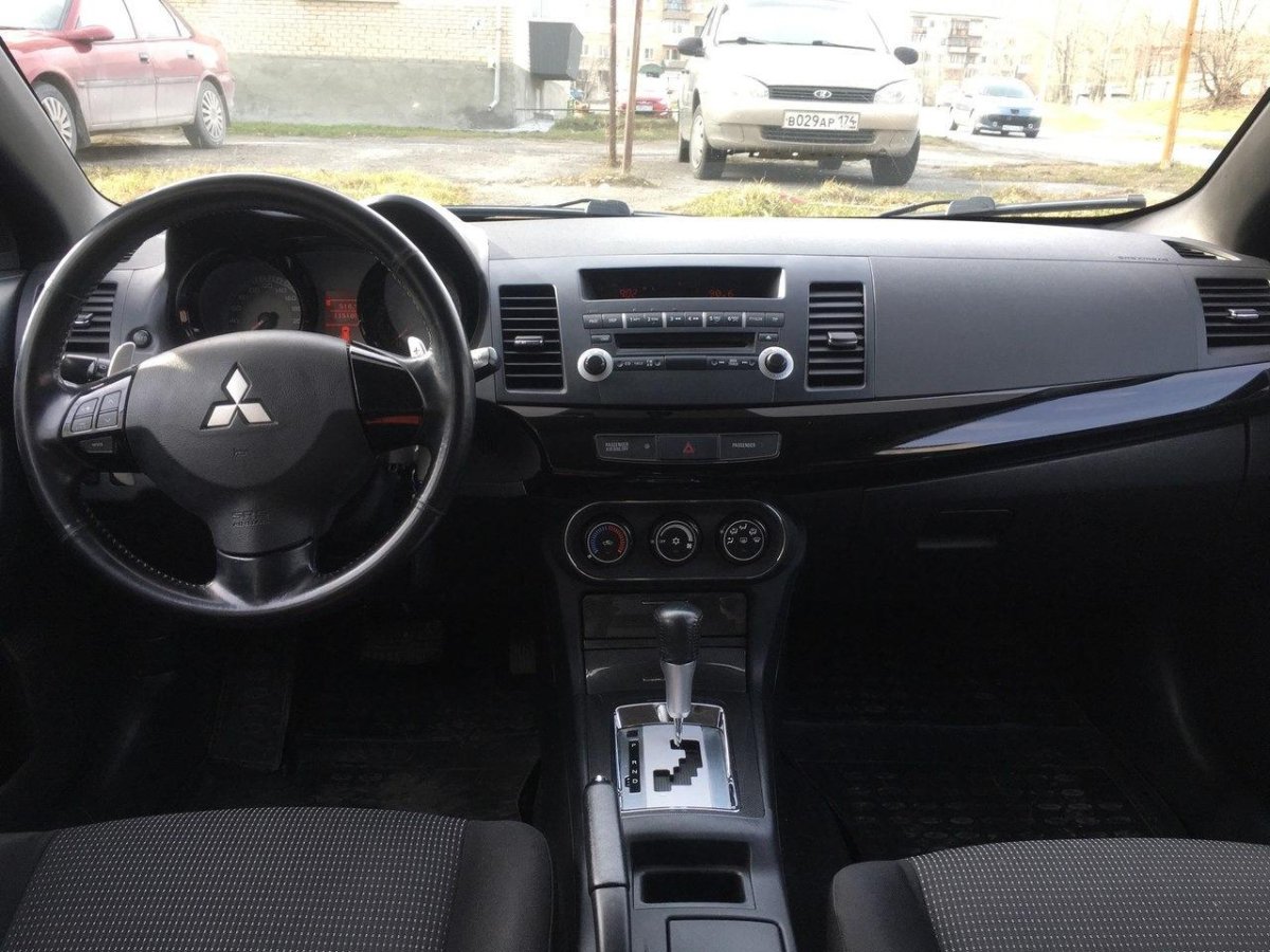 Mitsubishi Lancer 2008 салон