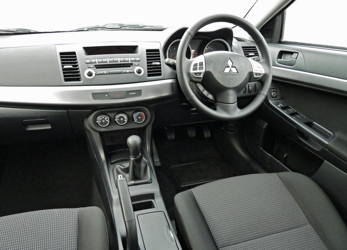 Mitsubishi Lancer 10 Interior