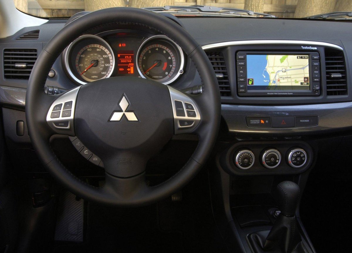 Mitsubishi Lancer 2008 салон