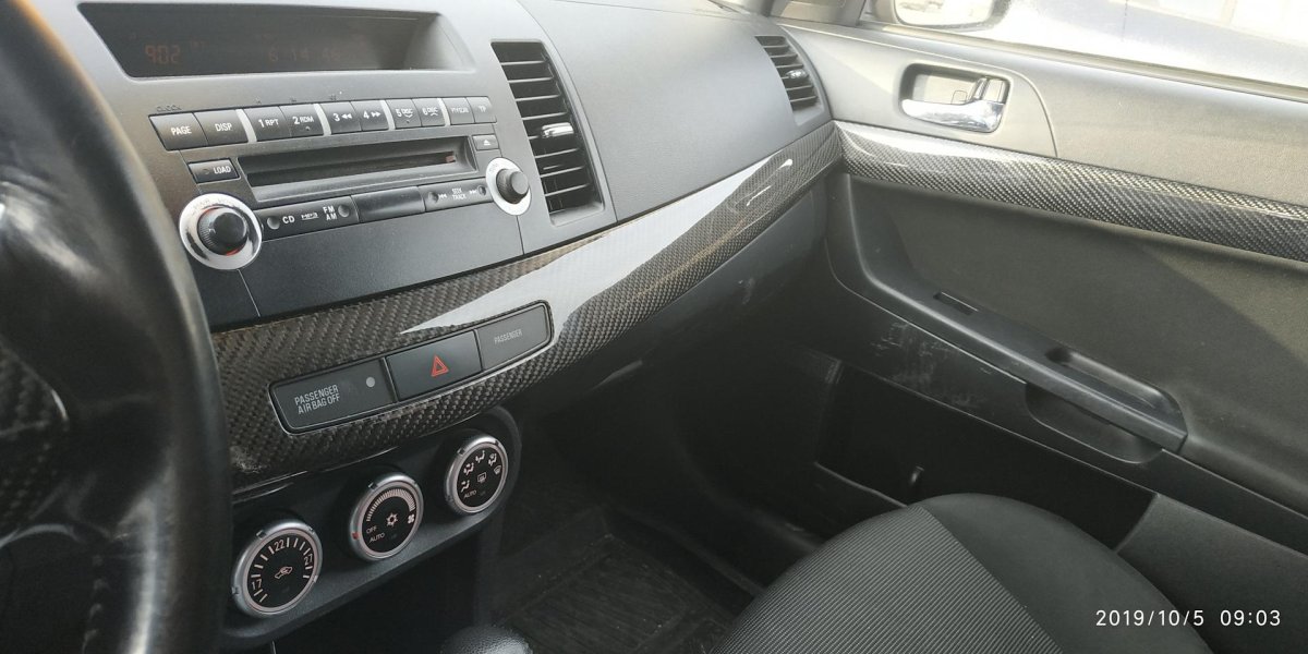 Лансер 10 салон карбон