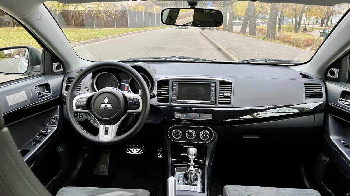 Mitsubishi Lancer Evolution x 2х литровый на автомате