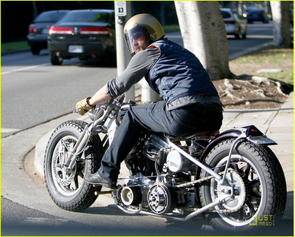 Брэд Питт Урал Брэд и мотоцикл