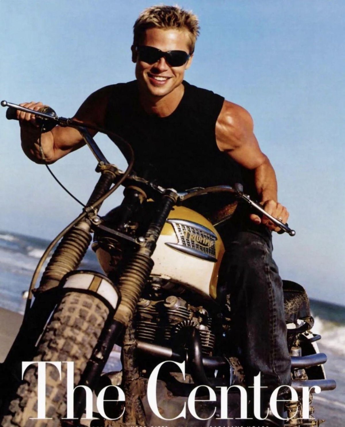 Брэд Питт на мотоцикле