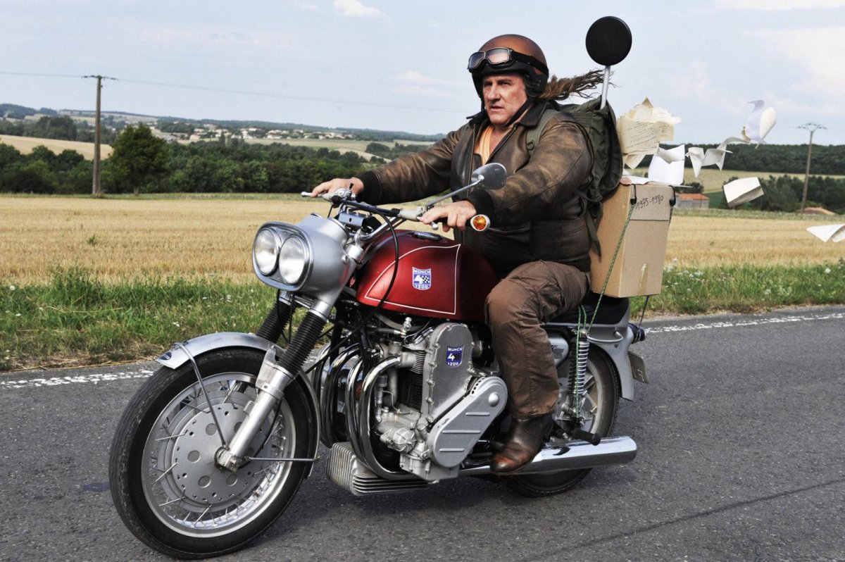 Жерар Депардье на мотоцикле