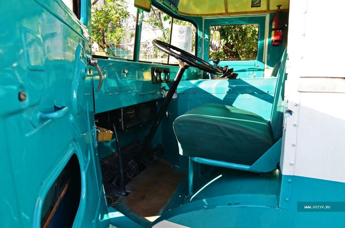 РАФ 977 кабина