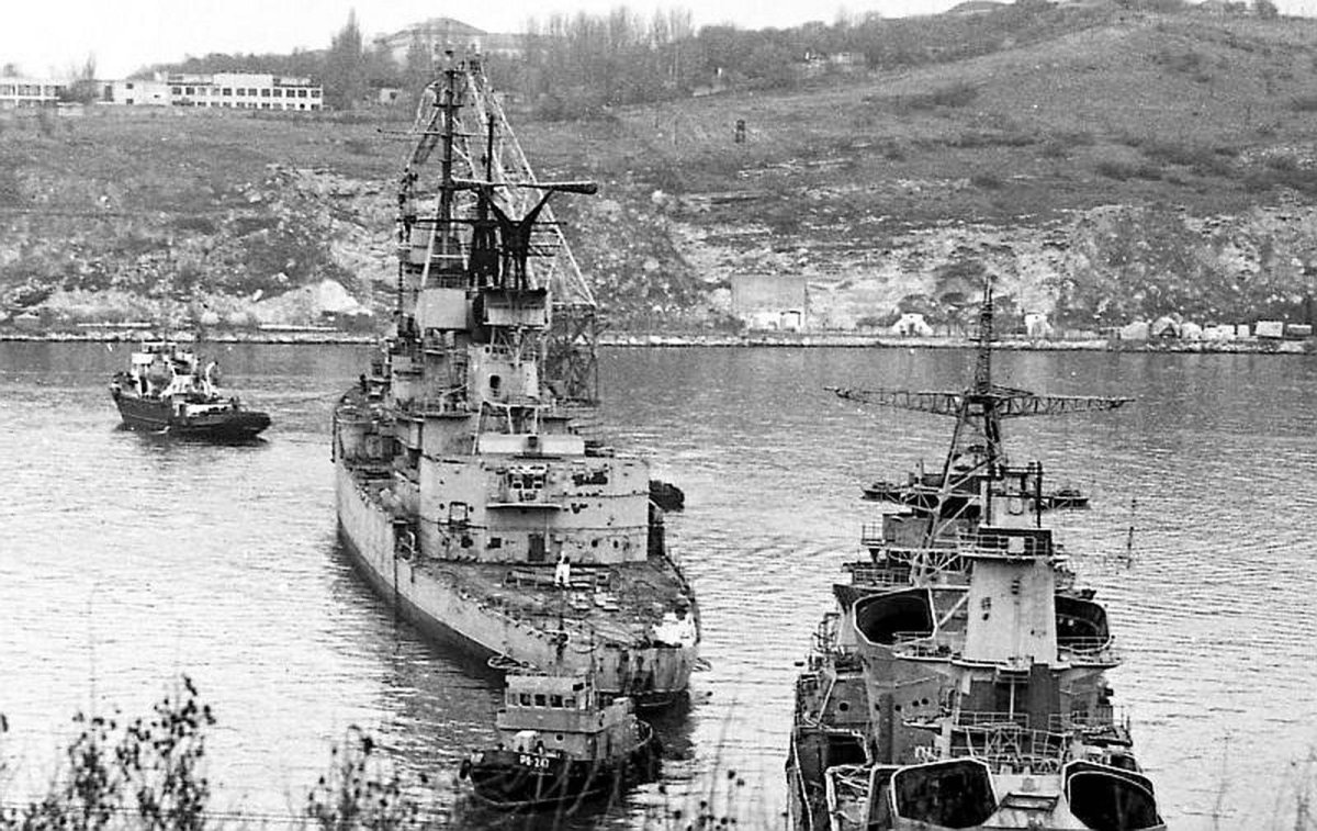 Крейсер Жданов Черноморского флота