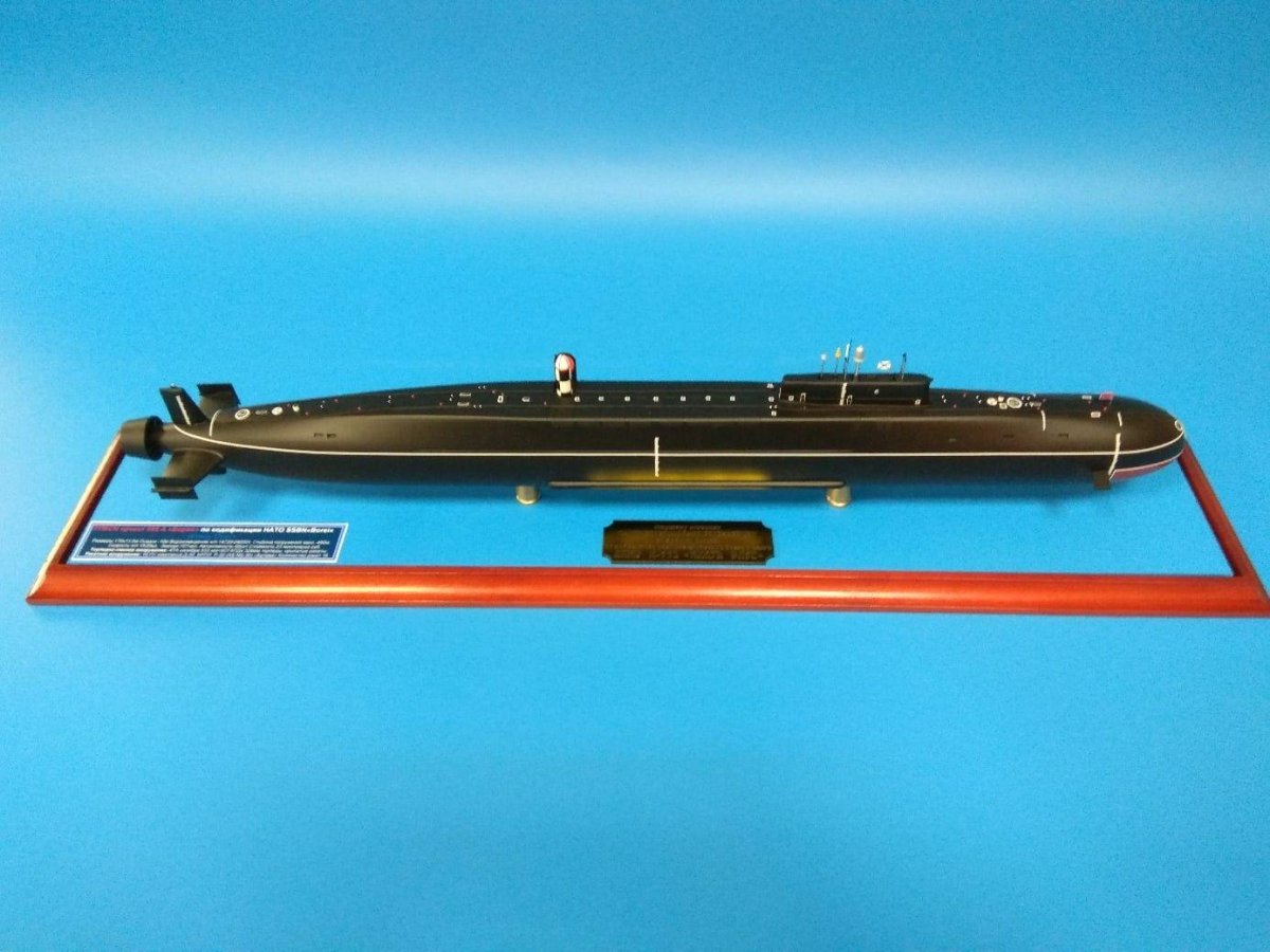 Макет подводной лодки князь Владимир