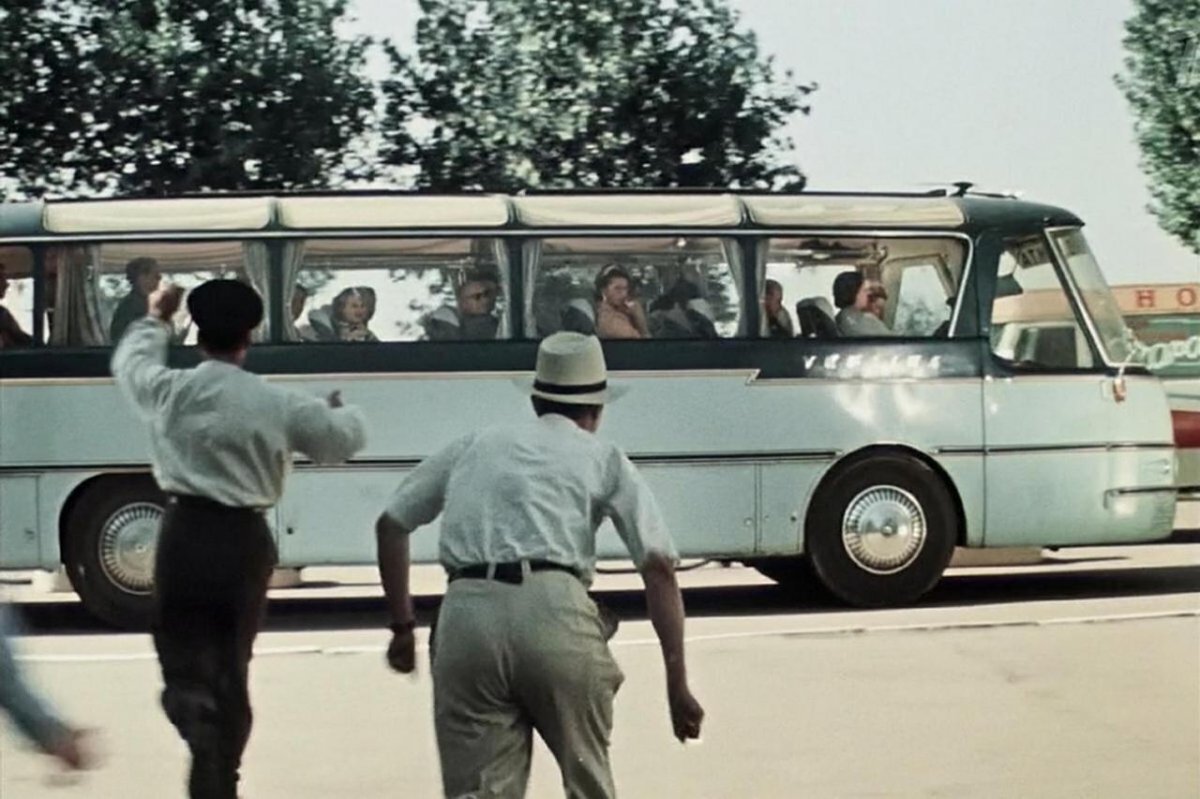 ЛАЗ 697 Королева бензоколонки