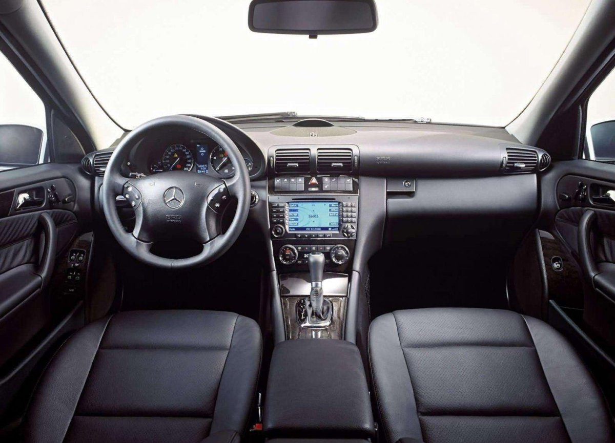 Mercedes Benz c class w203 салон