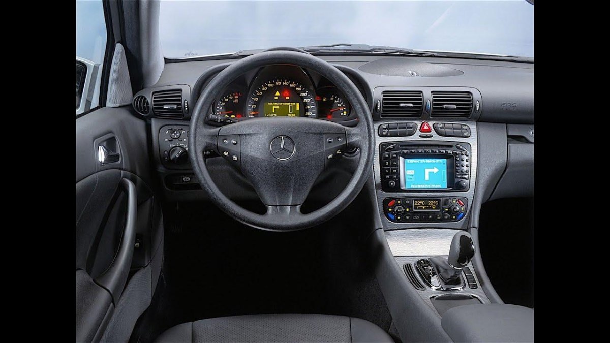 Mercedes Benz c class w203 салон